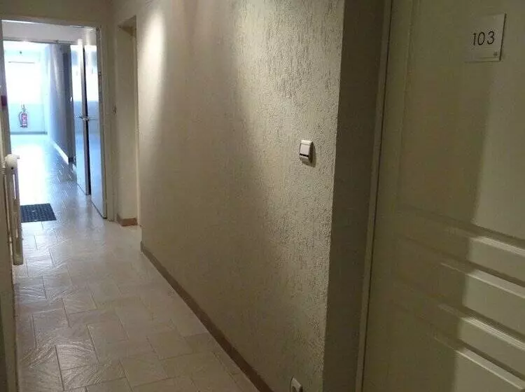 هتل Akena Le Prado