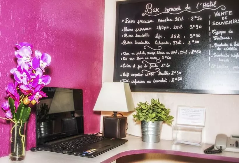 هتل Akena Le Prado