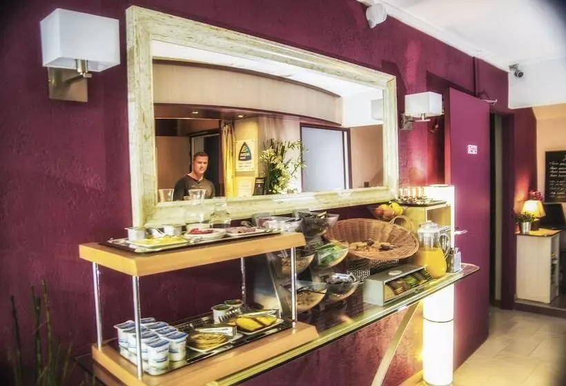 هتل Akena Le Prado