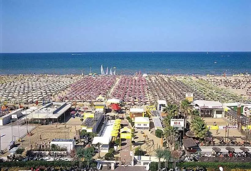 Hotelli Alisei Palace