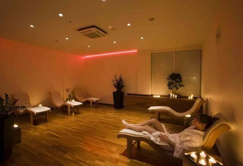 Hotelli Alisei Palace