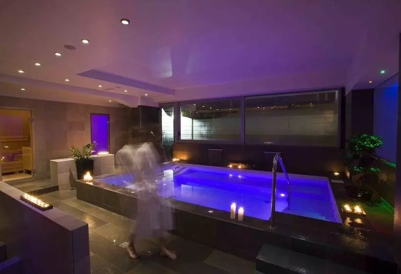 Hotelli Alisei Palace