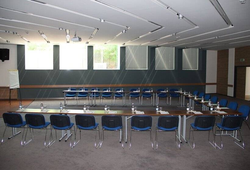 בית מלון כפרי Ce Plaza