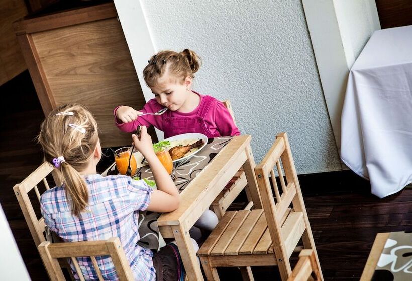 בית מלון כפרי Ce Plaza