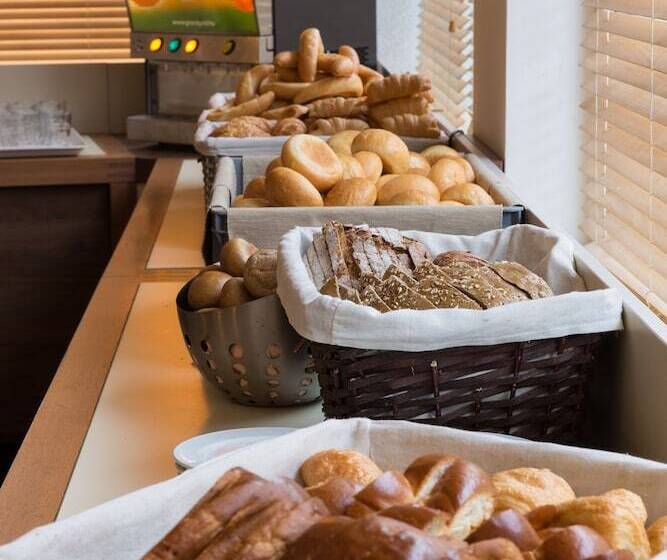 בית מלון כפרי Ce Plaza