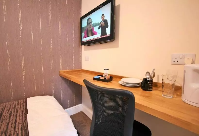 Central Hotel Cheltenham By Roomsbooked