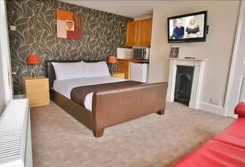 Central Hotel Cheltenham By Roomsbooked