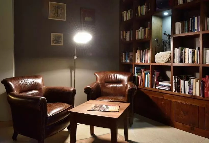 בית מלון כפרי Charembeau