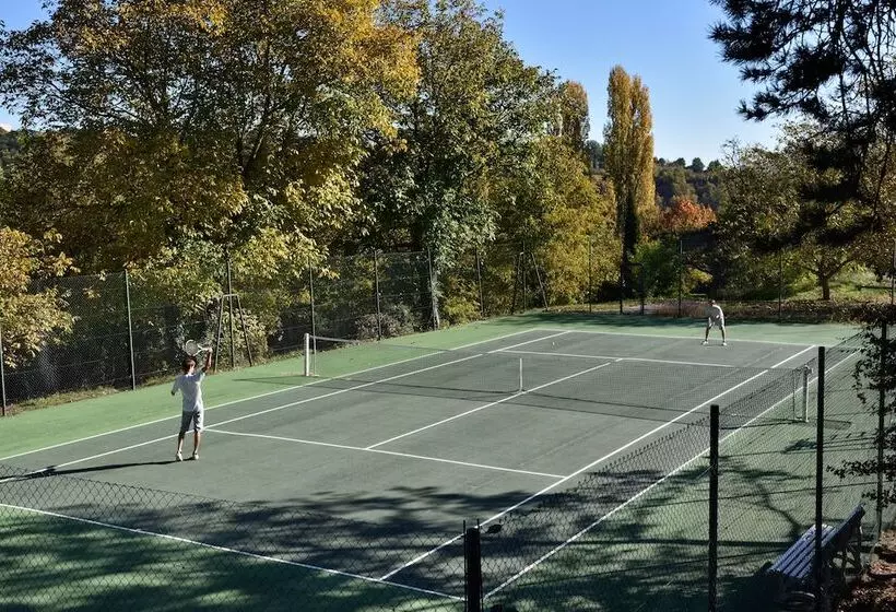 בית מלון כפרי Charembeau