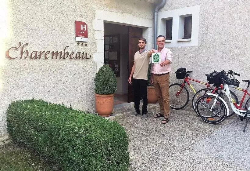 בית מלון כפרי Charembeau