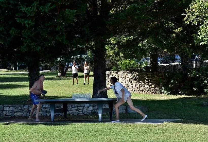 בית מלון כפרי Charembeau