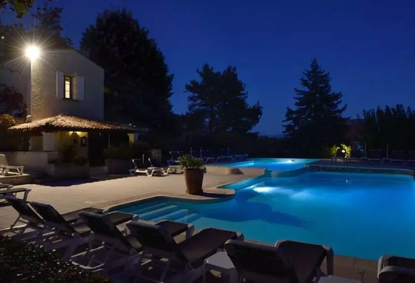 בית מלון כפרי Charembeau