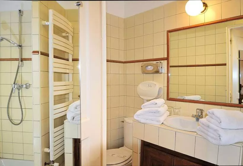 בית מלון כפרי Charembeau