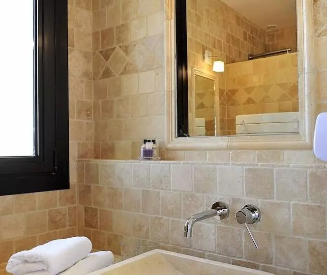 בית מלון כפרי Charembeau