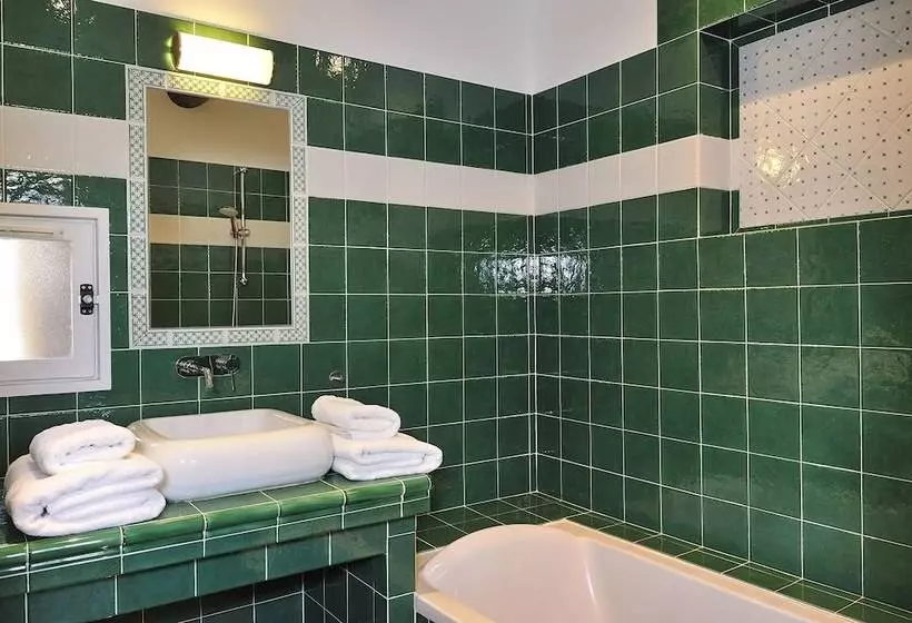 בית מלון כפרי Charembeau