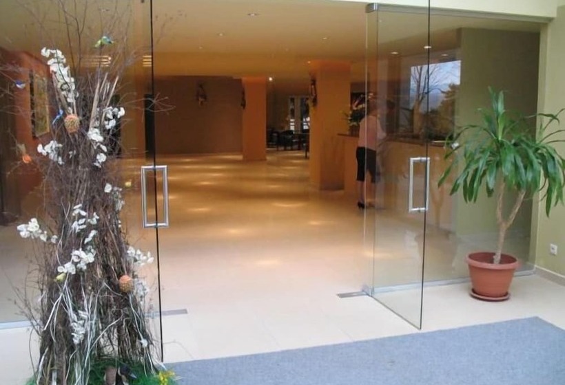 בית מלון כפרי Cingov