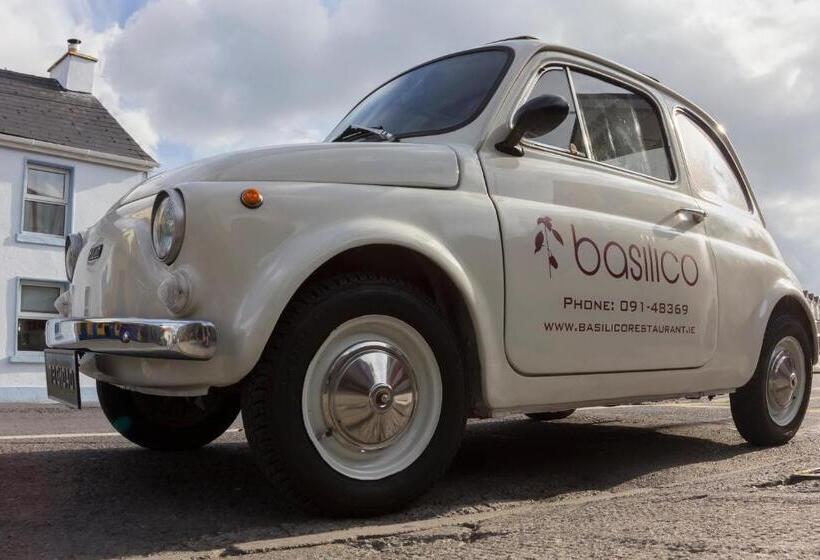 בית מלון כפרי The Coach House