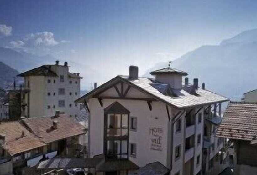 Отель De La Ville