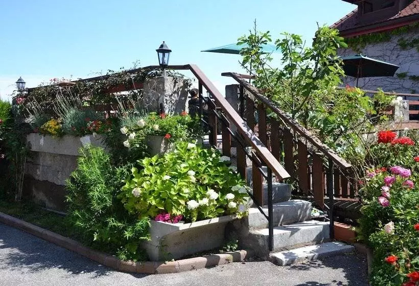 בית מלון כפרי Du Chateau