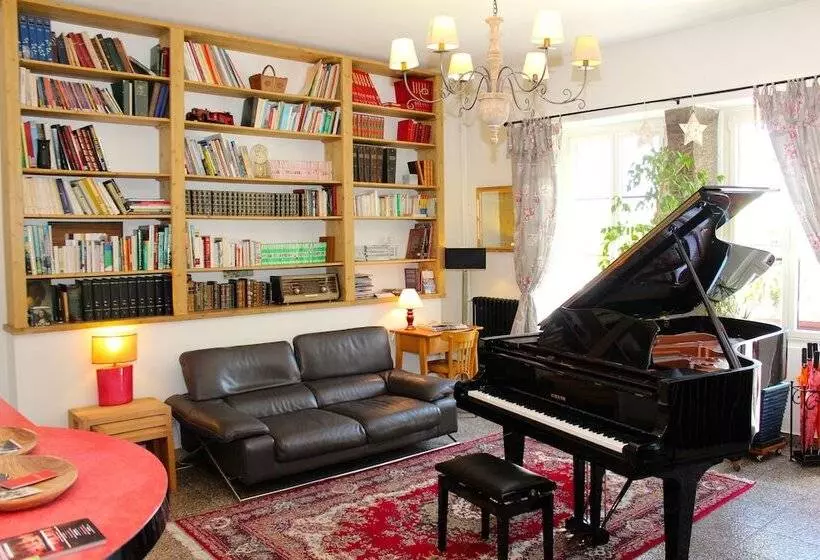 בית מלון כפרי Du Chateau