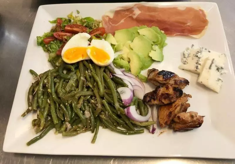 Отель Logis Hôtel Le Clos Pité