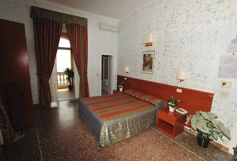 בית מלון כפרי Miramare