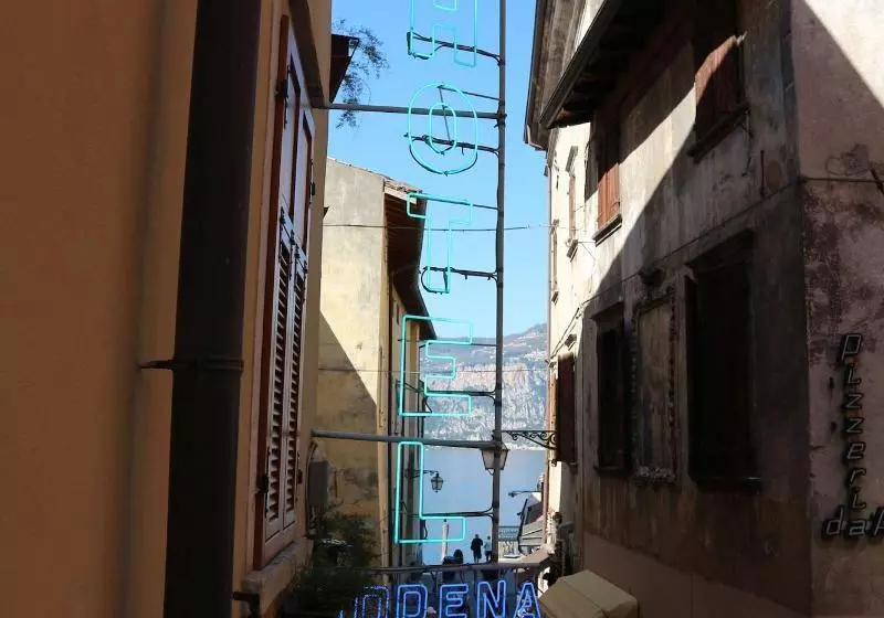 Hotel Modena Old Town