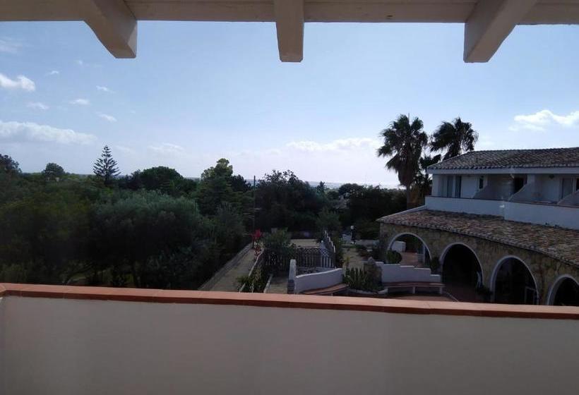 Отель Tre Lune Resort