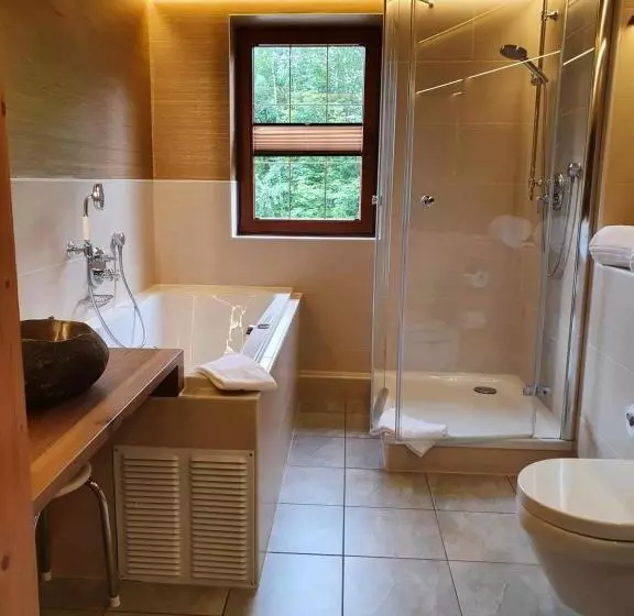 ホテル Und Restaurant Kohlerhutte  Furstenbrunn