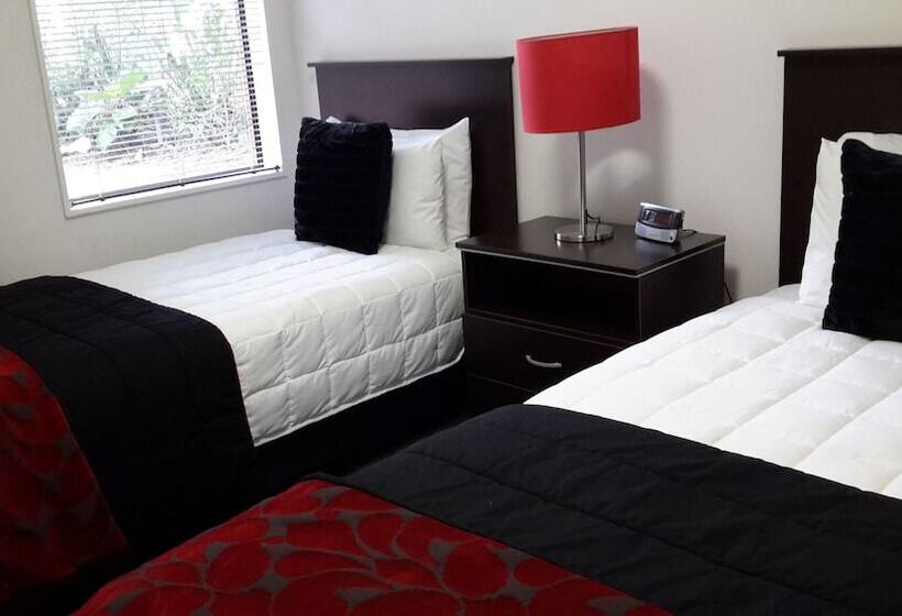 فندق على الطريق Asure 83 By The Sea Motor Lodge