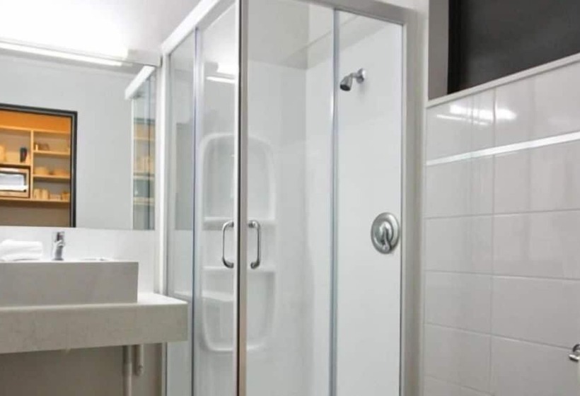 فندق على الطريق Asure 83 By The Sea Motor Lodge