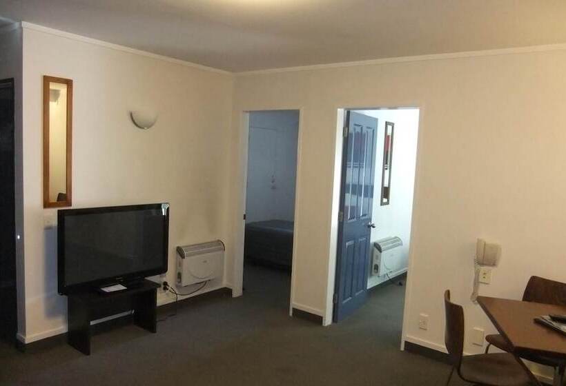 فندق على الطريق Asure 83 By The Sea Motor Lodge