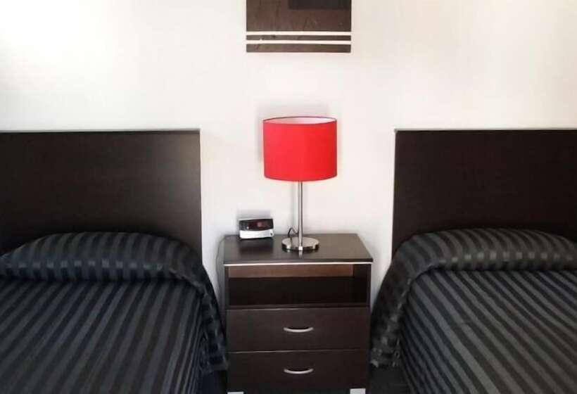 فندق على الطريق Asure 83 By The Sea Motor Lodge