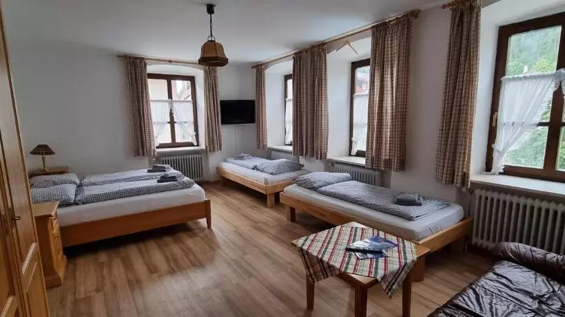 פנסיון Gasthof Zum Rassen