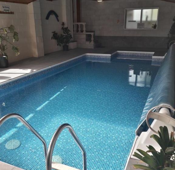 ペンション Southview Guest House And Indoor Pool