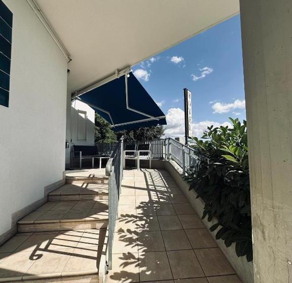 בית מלון כפרי Airone