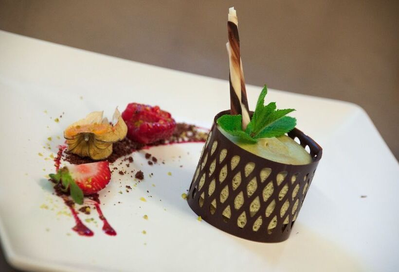 בית מלון כפרי Castel Rundegg