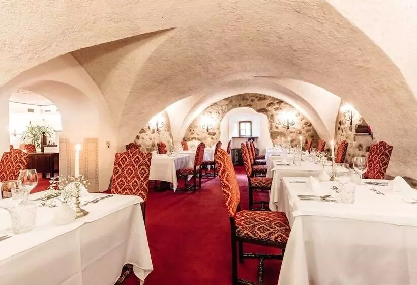 Отель Castel Rundegg