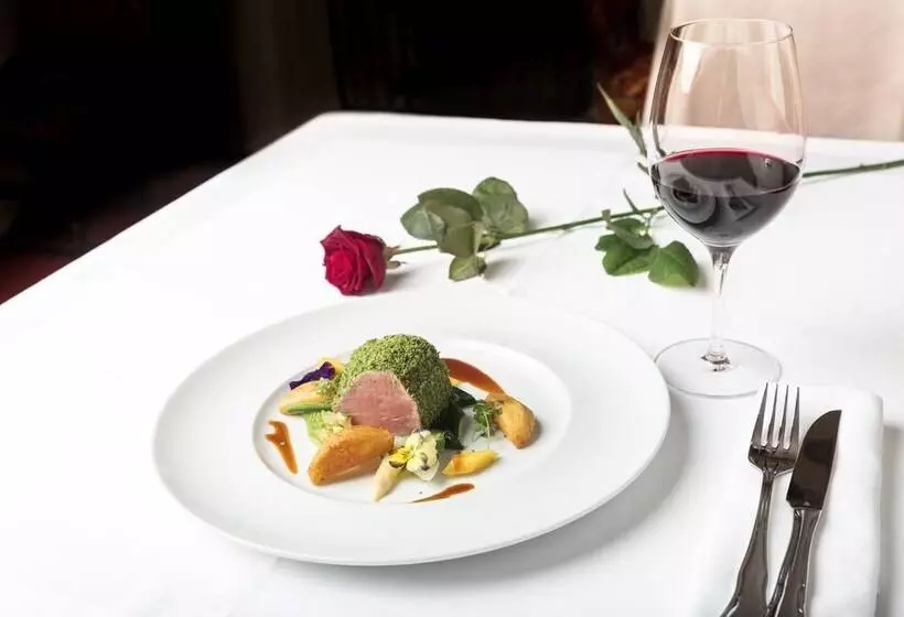 Отель Castel Rundegg