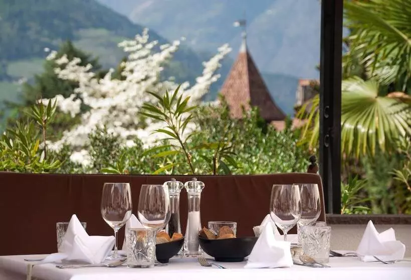 Отель Castel Rundegg