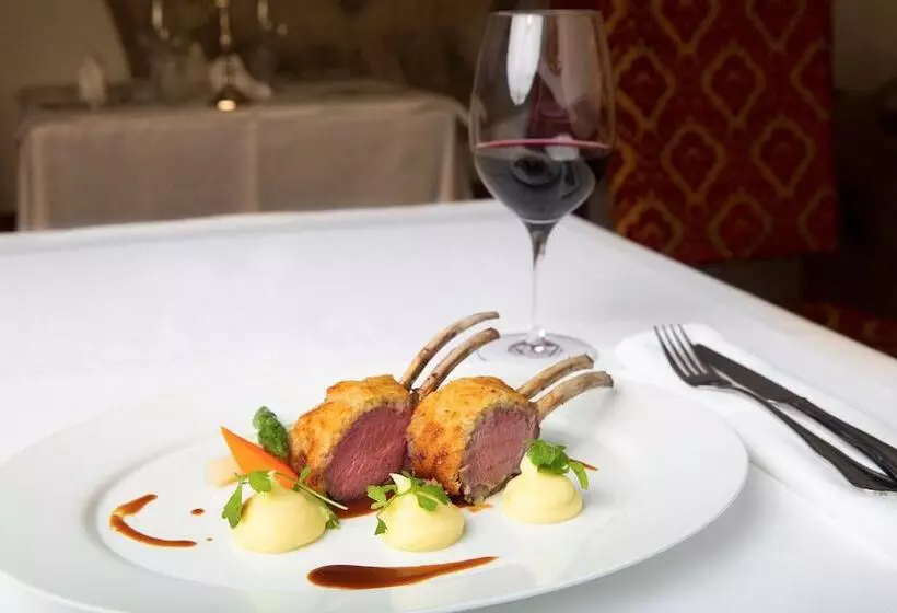 Отель Castel Rundegg