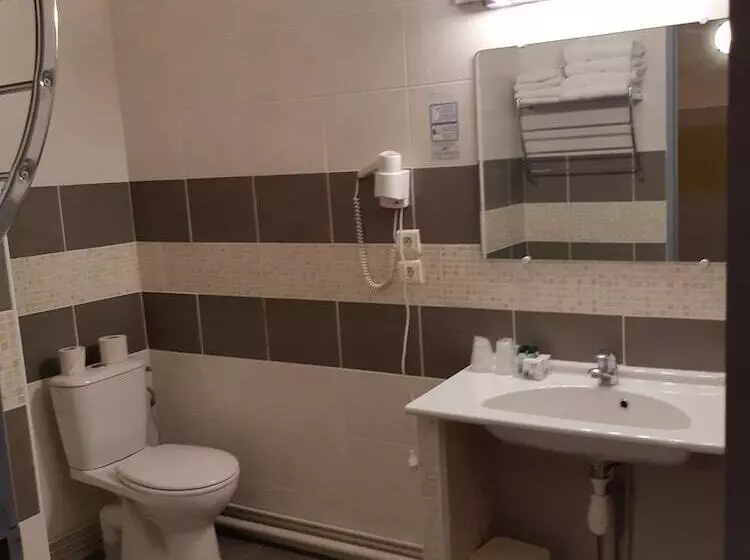 هتل Des Arts, Artisanal Et Independant