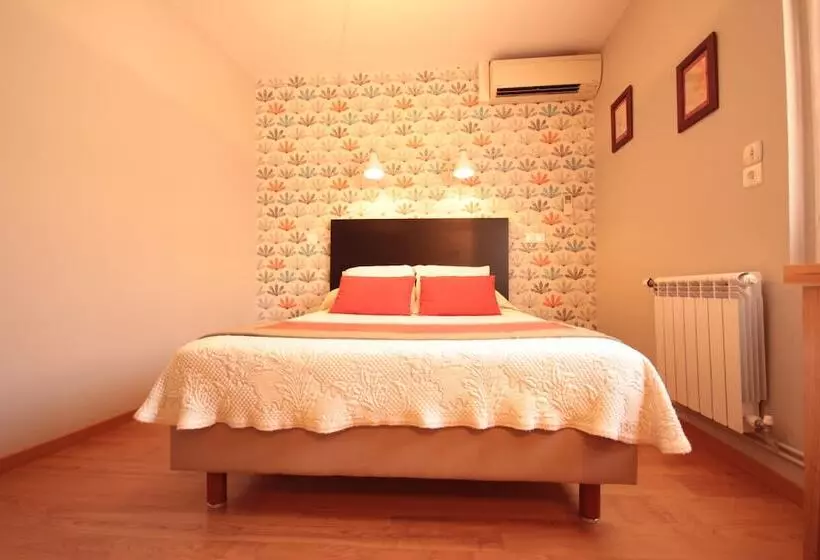 هتل Des Arts, Artisanal Et Independant