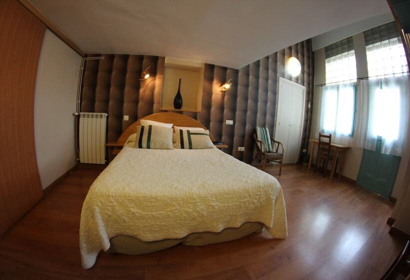 هتل Des Arts, Artisanal Et Independant