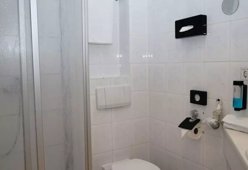 Отель Itm Entrée Glinde Restaurant & Tagungs