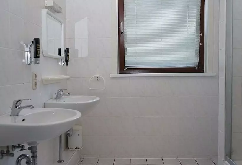 Отель Itm Entrée Glinde Restaurant & Tagungs