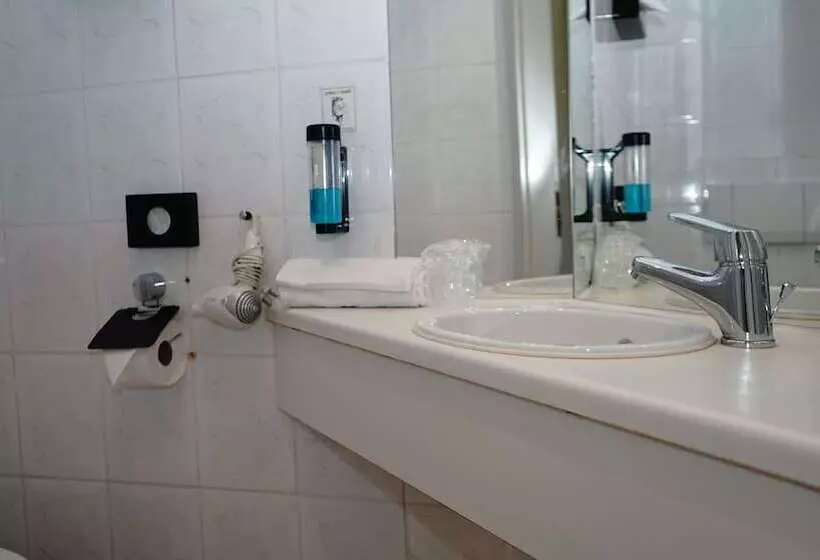 Отель Itm Entrée Glinde Restaurant & Tagungs