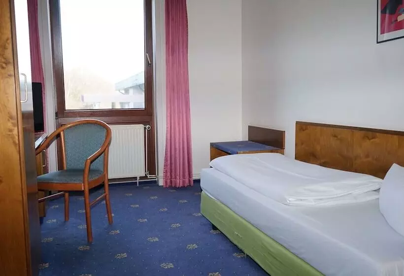 Отель Itm Entrée Glinde Restaurant & Tagungs