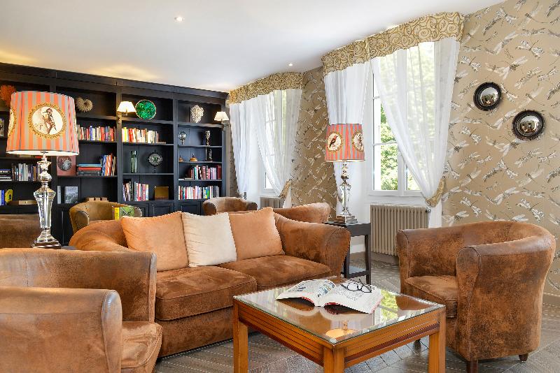 فندق Logis Domaine De Valaudran