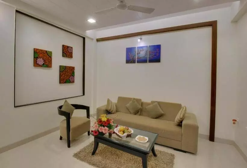 Отель Marigold Newly Renovated